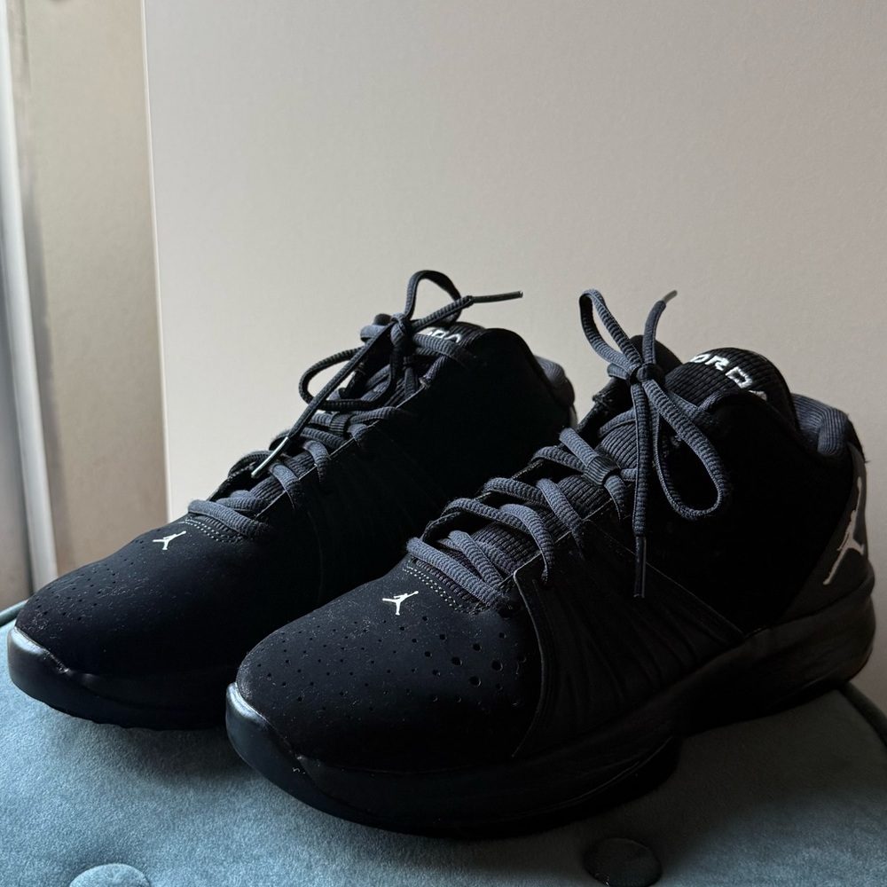 Jordan 5 bg am boys youth Black Athletic Sneakers